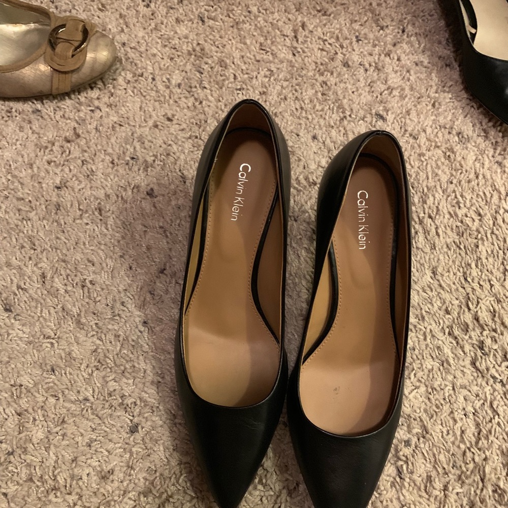 Branded shoes - Picture 3 of 3
